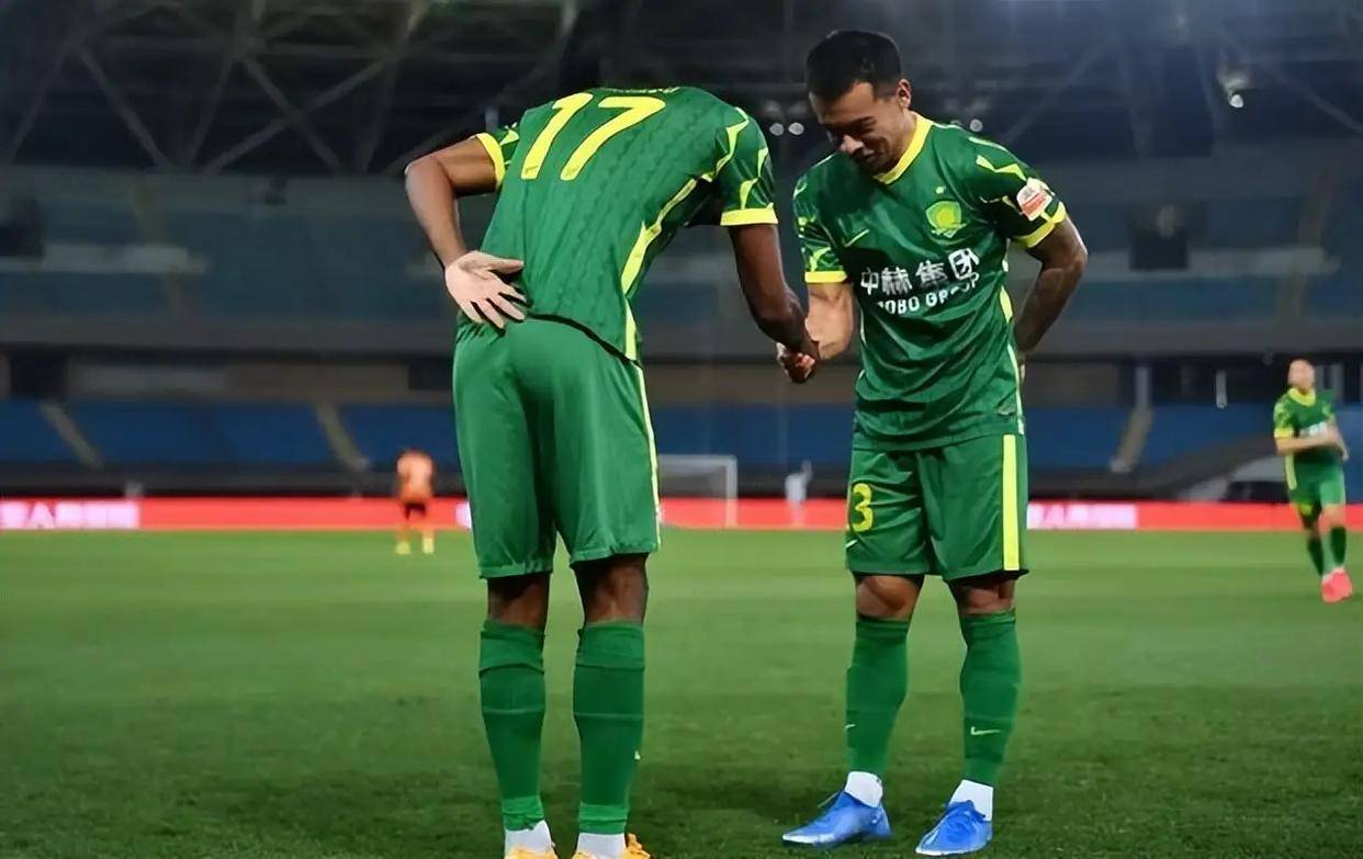 CBA季后赛集结日再迎强敌，上海申花单刀错失，主帅态度——更衣室稳定，高层口径保持一致的简单介绍